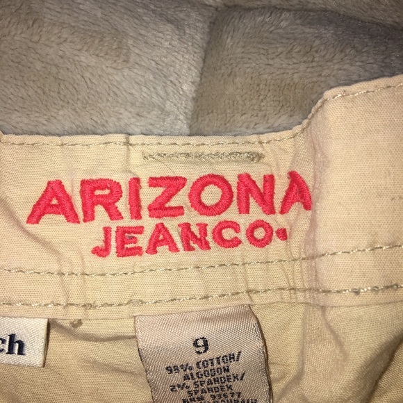 Tan shorts - Picture 3 of 3